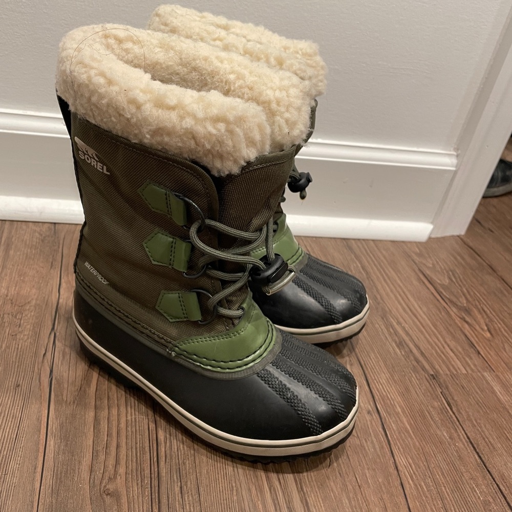 NWT Sorel Waterproof Boots Size 1